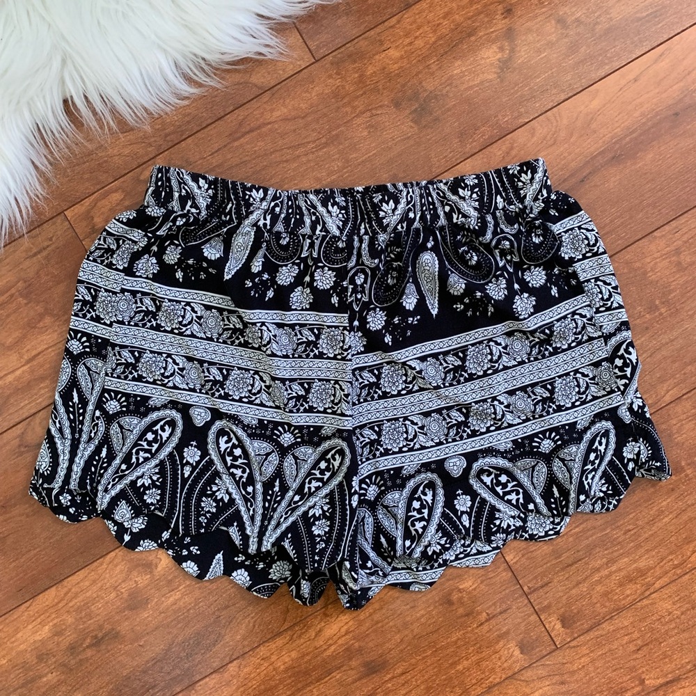 Girl Evolution•Paisley/Floral Print Shorts